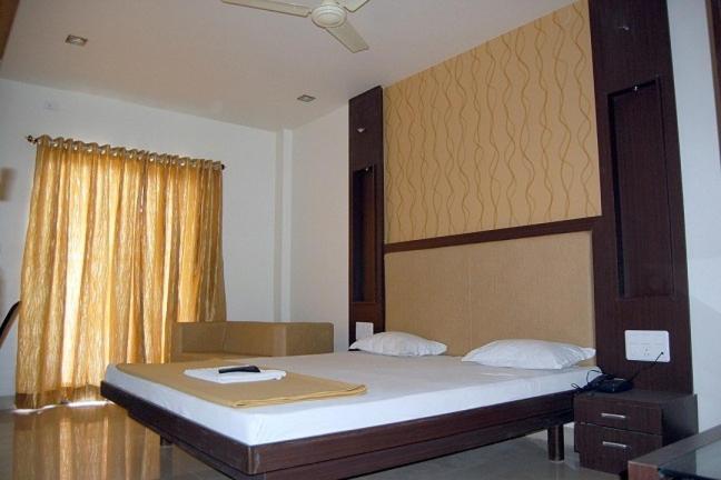 Hotel Sangram Palace Shirur Εξωτερικό φωτογραφία