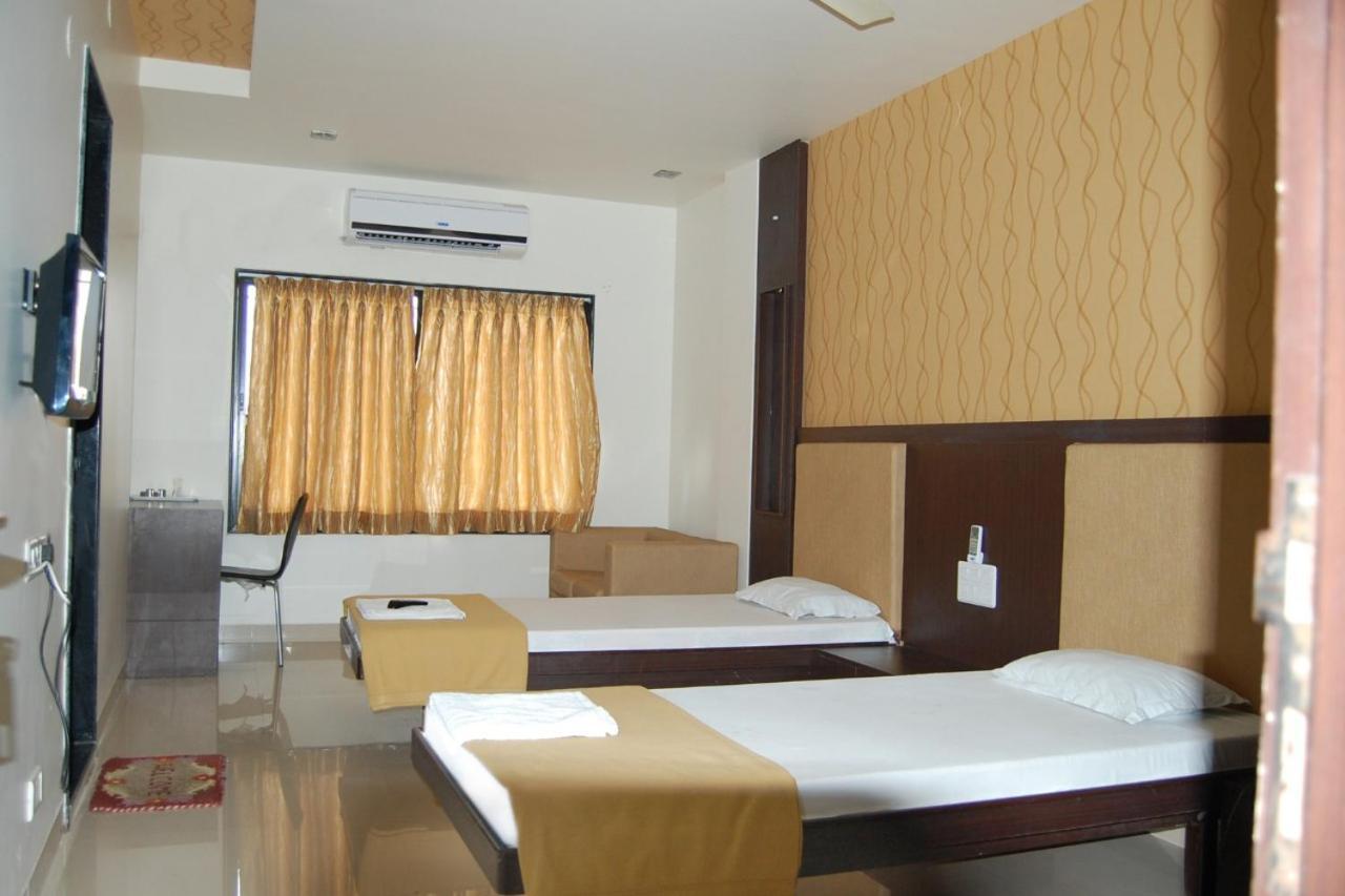 Hotel Sangram Palace Shirur Εξωτερικό φωτογραφία